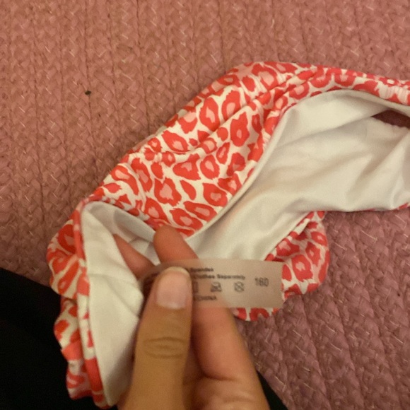 Shein swimsuit size s women’s fits like a medium !! - Picture 3 of 3